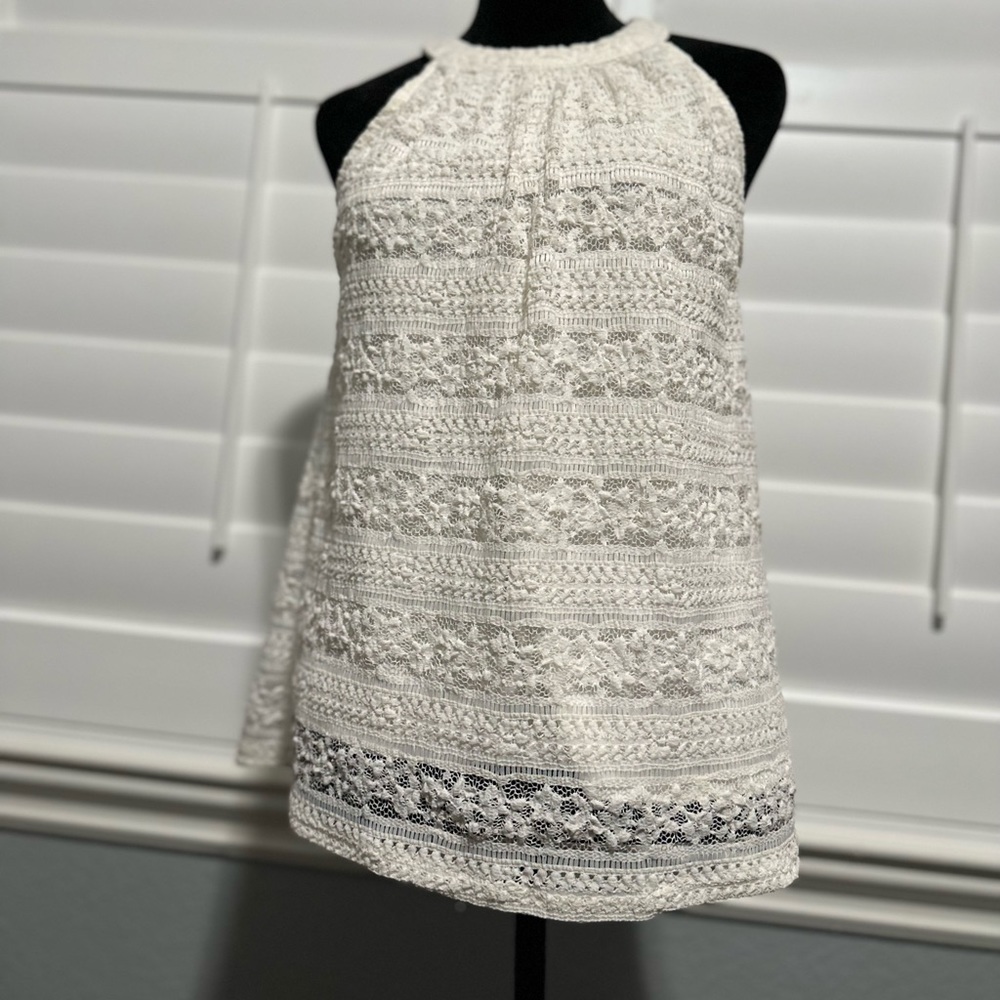 Sleeveless Lace top